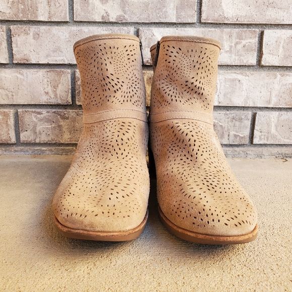 UGG Darling Seaweed perforated suede ankle women's boots 1007142 - Picture 9 of 16